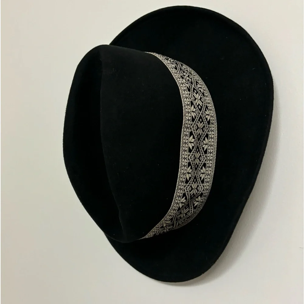 San Diego Hat Co Black 100% Wool Hat w/ Black & White Patterned Band